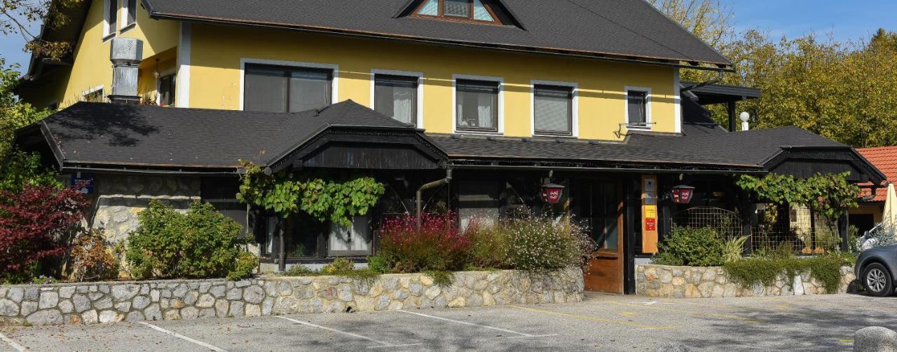 Hotel Gostilna Vovko ノヴォ メスト エクステリア 写真